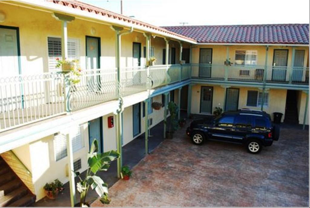 Bella Capri Inn And Suites Camarillo Extérieur photo